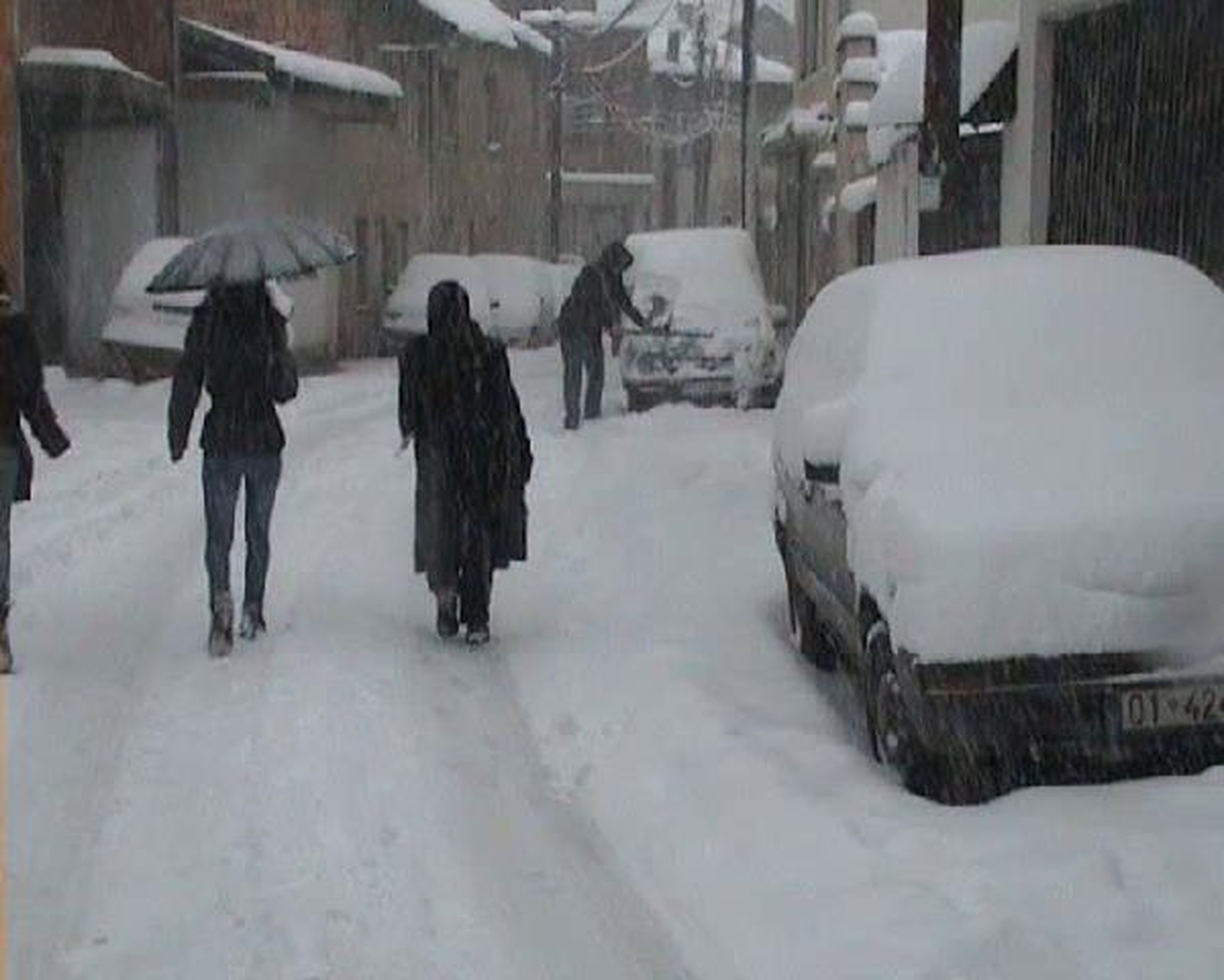 Priştine\'de Kar Fırtınası