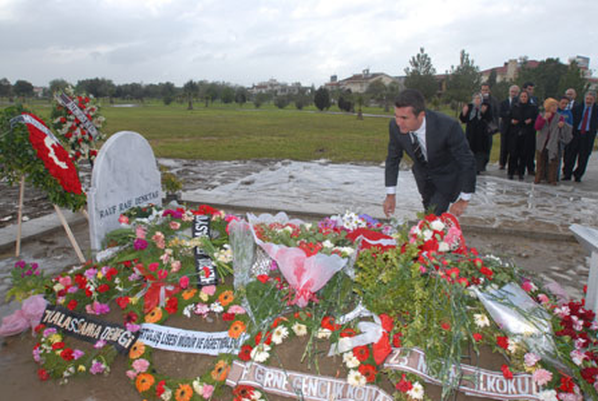 Rauf Denktaş'ın Adı Kültür Merkezi'ne Veriliyor