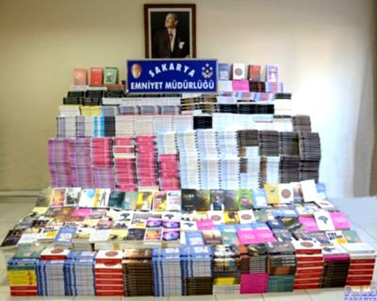 Sakarya'da Korsan Kitap Operasyonu