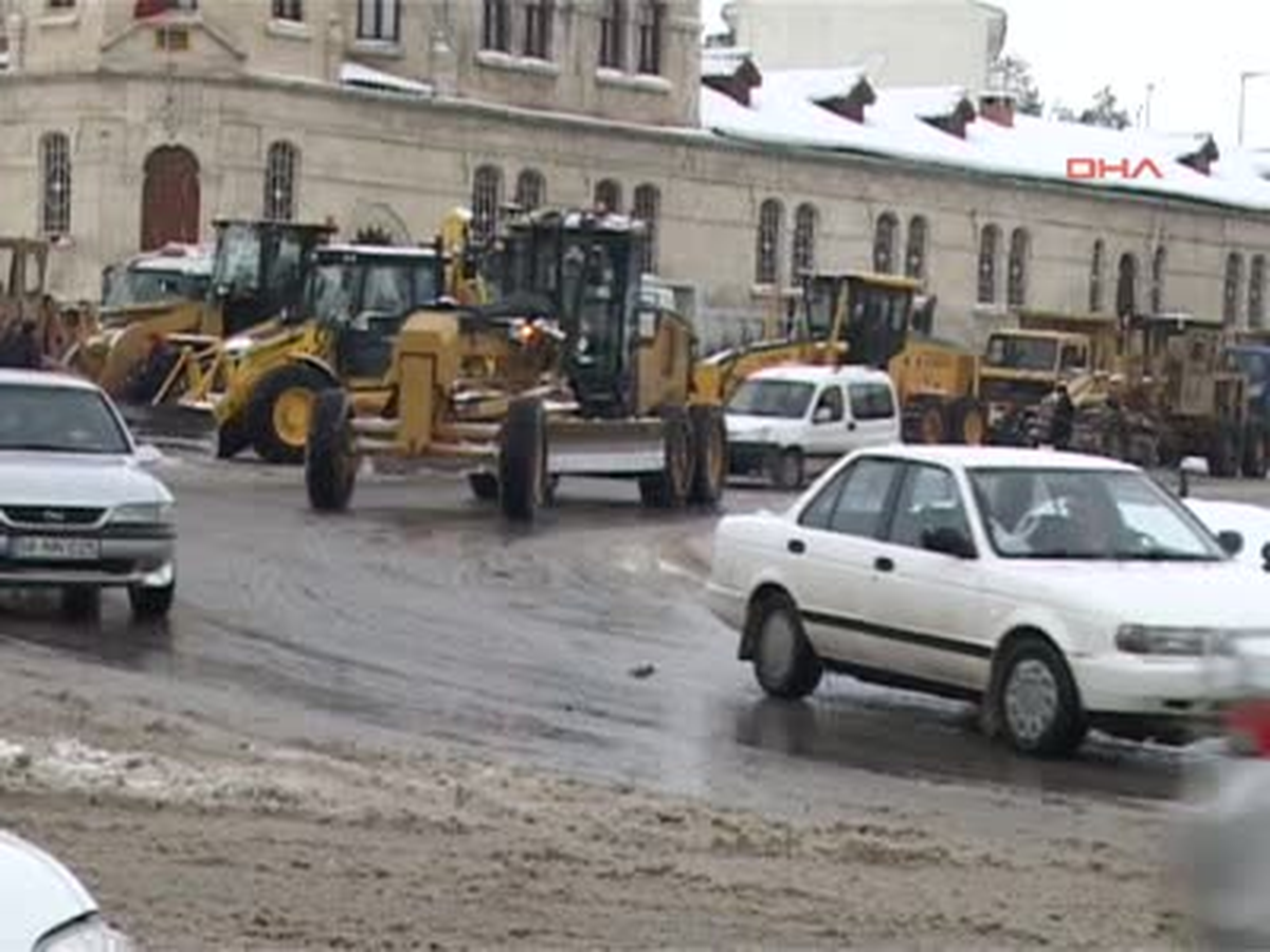 Sivas Belediyesi\'nden Kar Seferberliği