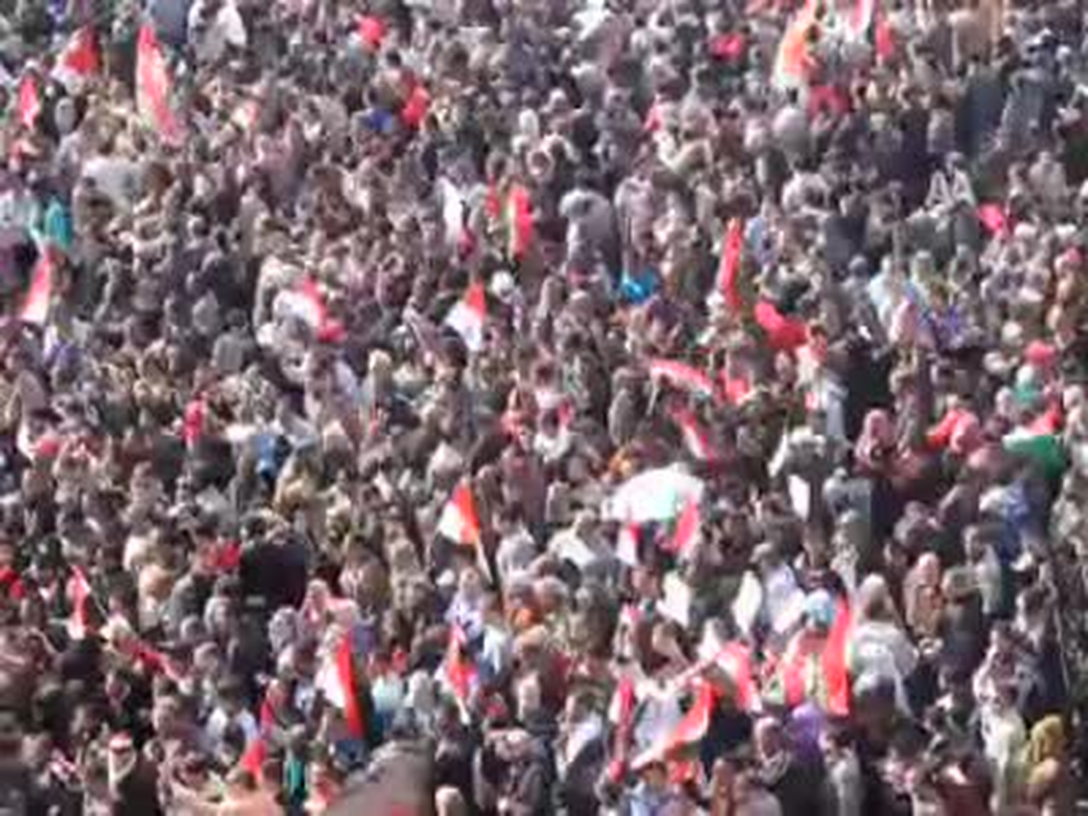 Tahrir Meydanı Yine Doldu