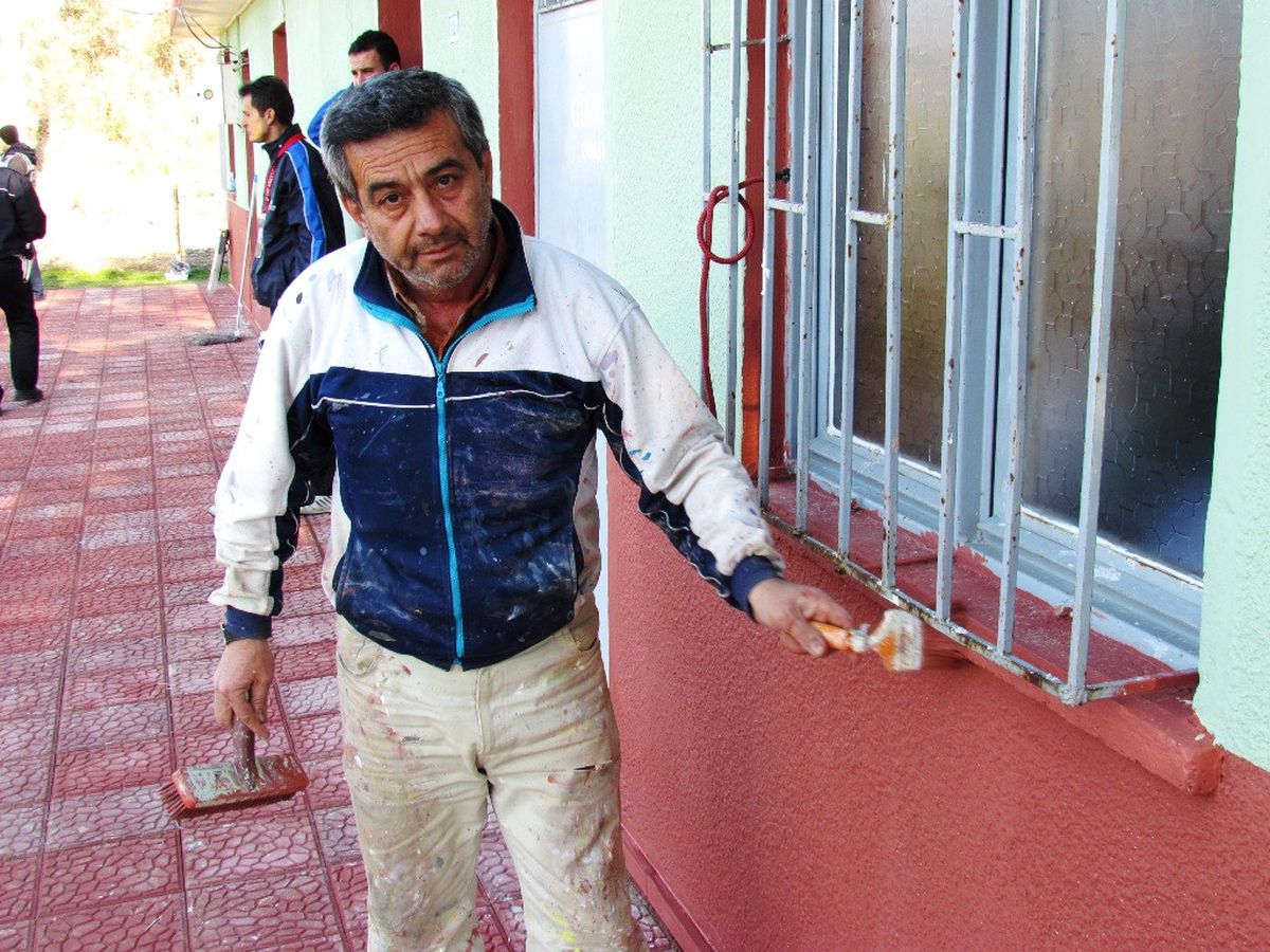 Yazdığı 3 Bini Aşkın Şiiri Kitapta Toplamak İstiyor