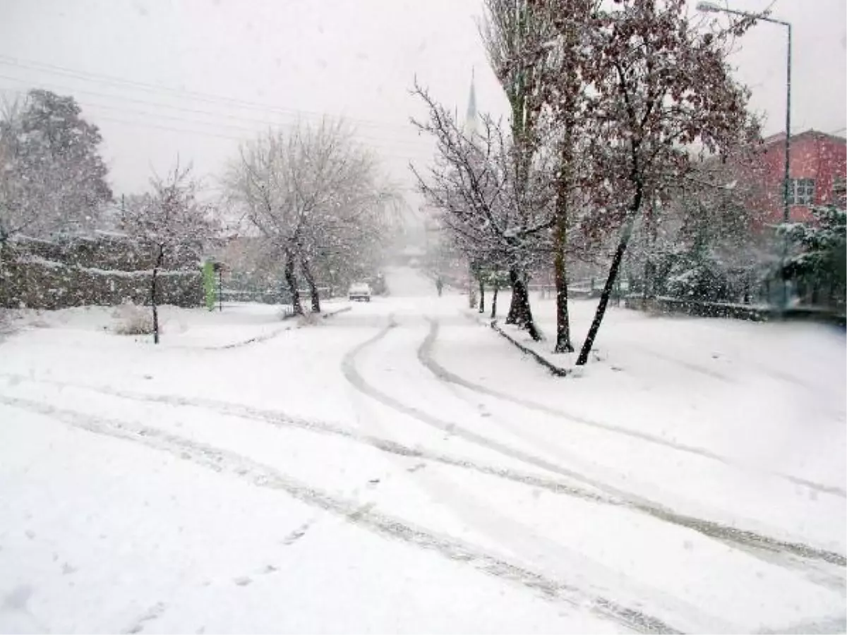 Yozgat\'ta 147 Köy Yolu Kardan Kapandı