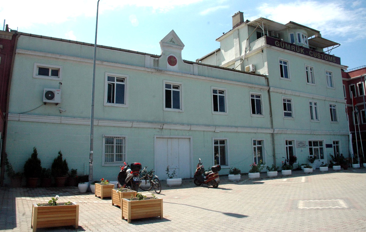 142 Yıllık Tarihi Gümrük Binasında Restorasyon Bilmecesi Sürüyor