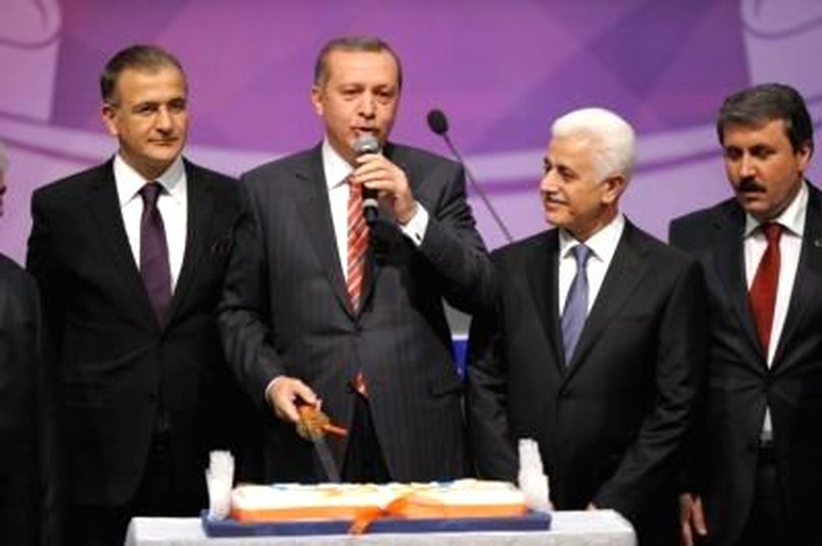 Başbakan Erdoğan: "Manşetlerle Savaştık"