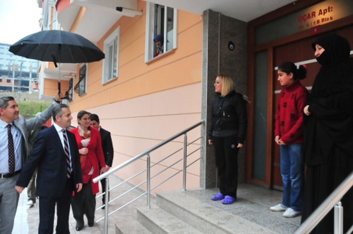  
Başkan Uzun: Şehit Aileleri Ve Gazilerimizin Yanındayız!
