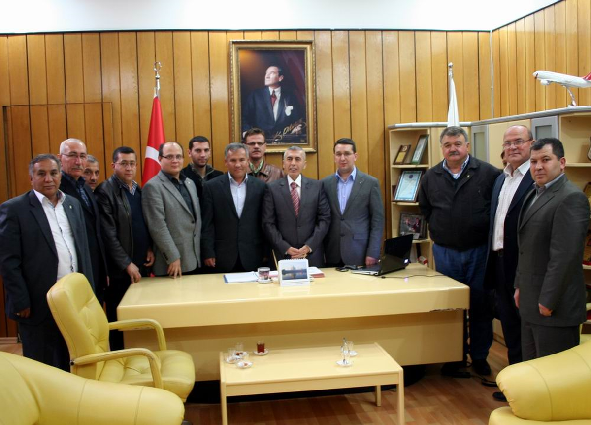Burhaniye'de AK Parti Yönetimi Kaymakamı Ziyaret Etti