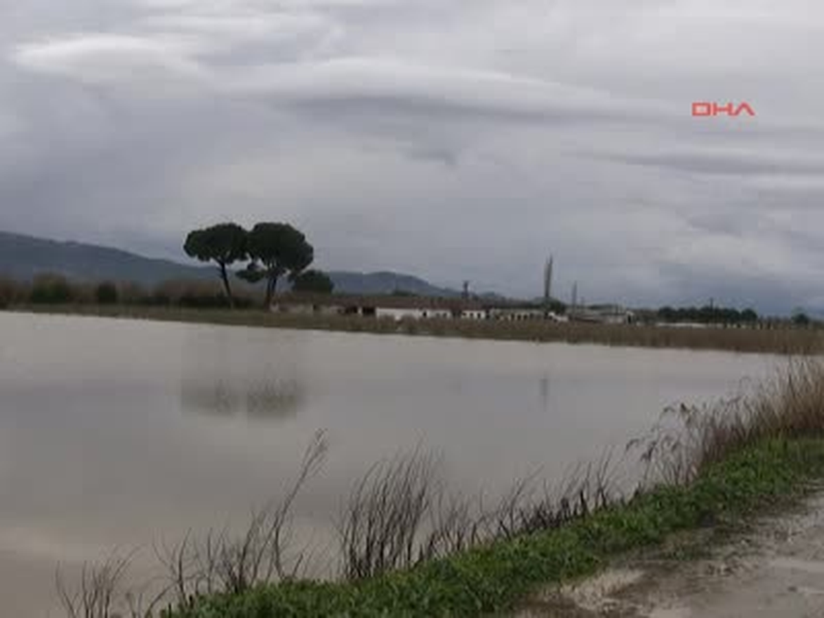 Büyük Menderes, Geçtiği Yeri Su Altında Bırakıyor
