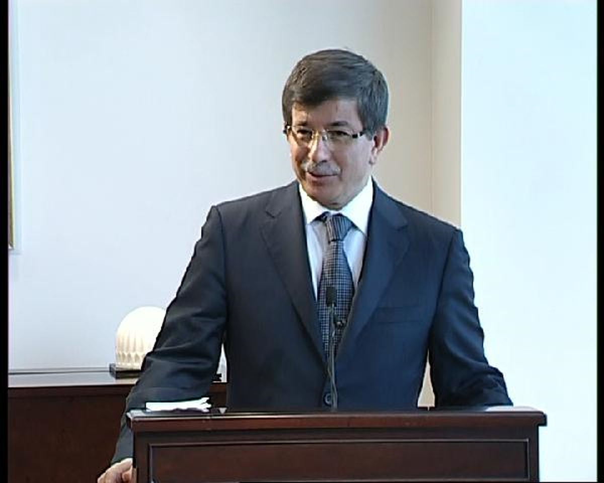 Davutoğlu ve El Hekim, Ortak Basın Toplantısı Düzenledi