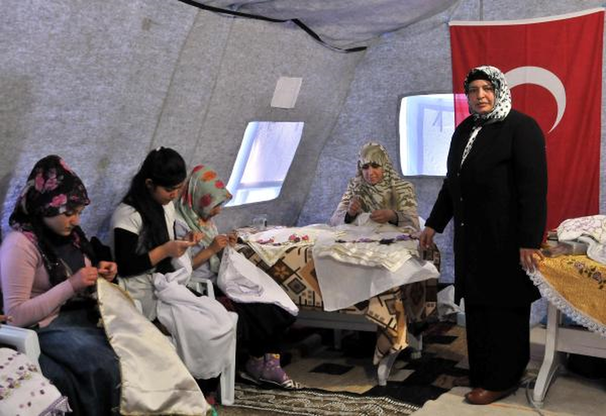 Depremzede Kadınlara El İşi ile Terapi