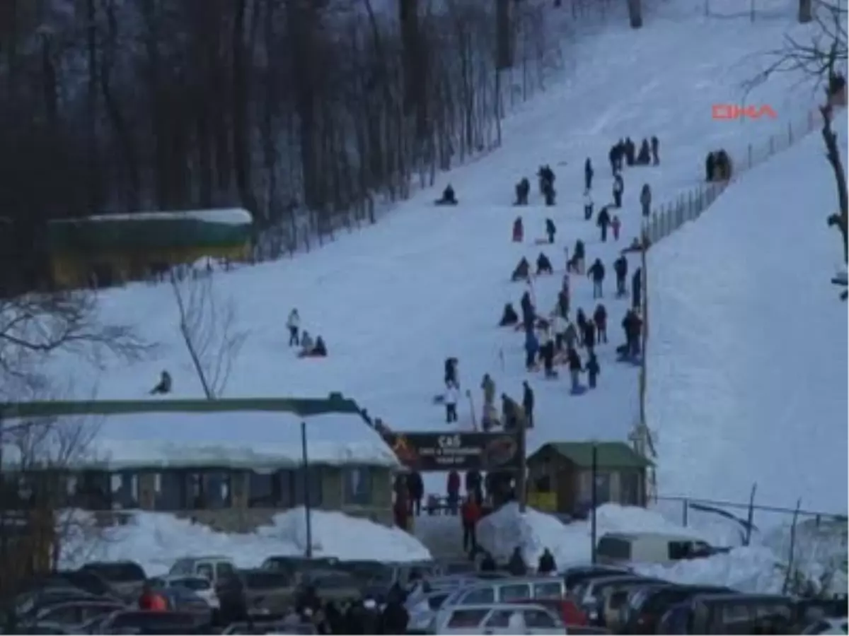 Elektrikler Kesilince 2 Saat Telesiyejde Mahsur Kaldılar