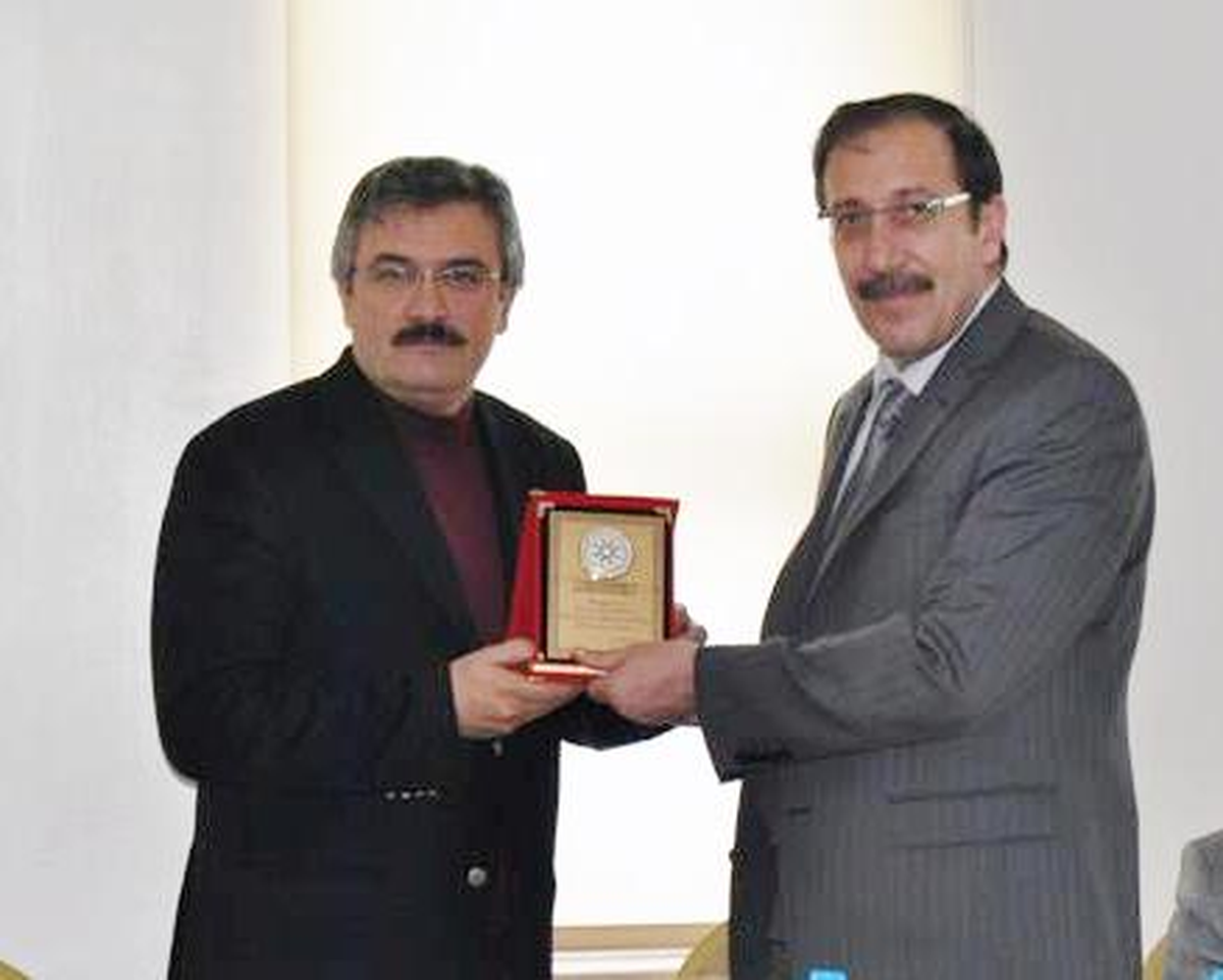 Erzurum Yazarlar Birliği'nden Başkan Bulutlar'a Plaket Verdi