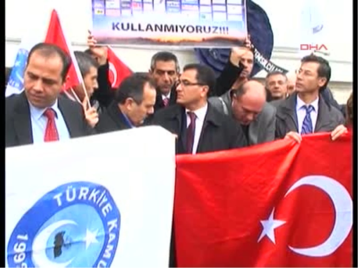 Fransız Konsolosluğu Önünde Protesto Sen İzmir İl Temsilciliği, Fransa Parlamentosu'nun Sözde...