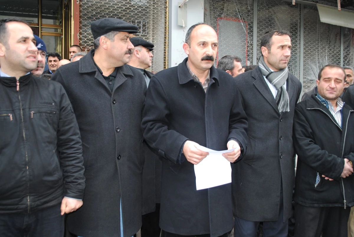 Hakkari Esnafı Bombalı Saldırıyı Kınadı