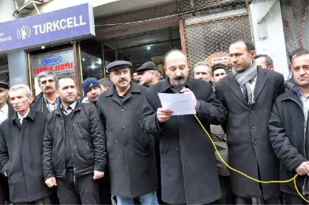 Hakkari Esnafı Bombalı Saldırıyı Kınadı