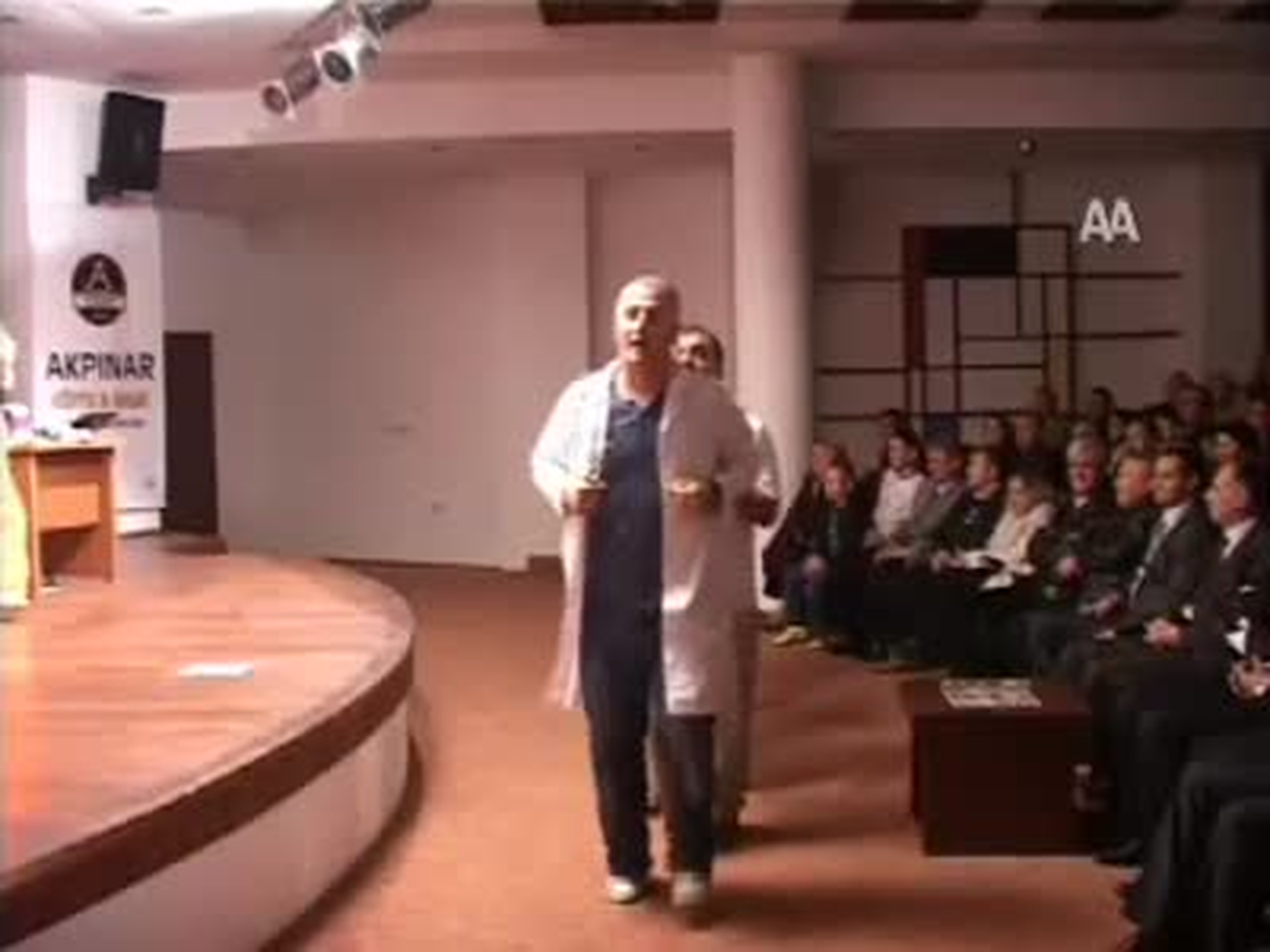 Kahkahayla Tedavi Ediyorlar