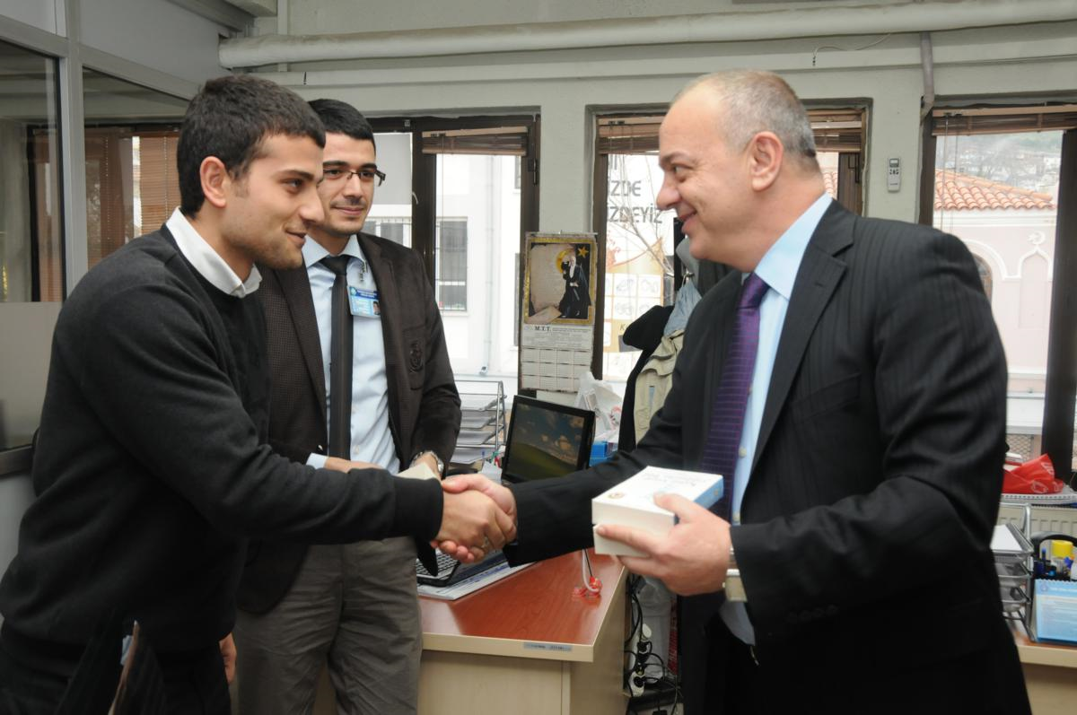 Manisa Belediyesi'nden Dev Öğrencilere Destek