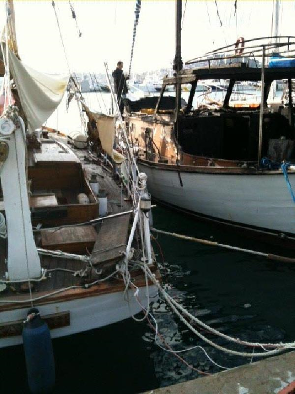 Marinada Tekne Yangını Korkuttu