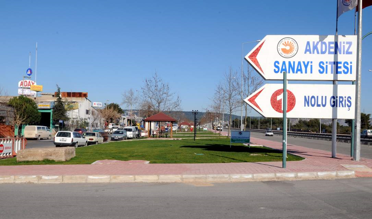 Sanayi Sitesi Girişinde Çevre Düzenlemesi Yapıldı