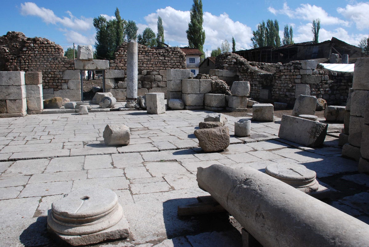 Sebastopolis Antik Kenti\'ne Arkeolojik Kazı Önceliği