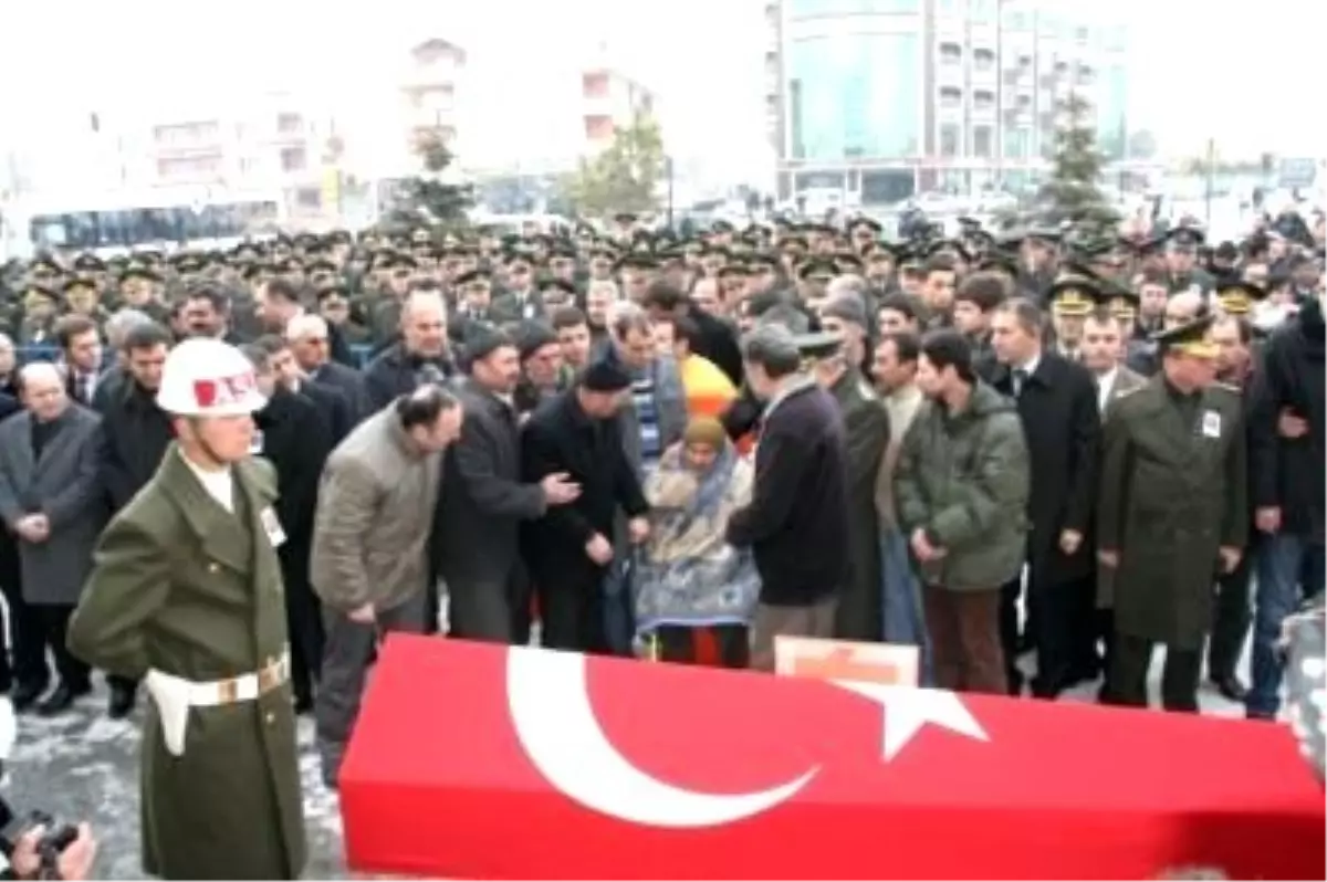 Şehit Teğmen Son Yolculuğuna Uğurlandı