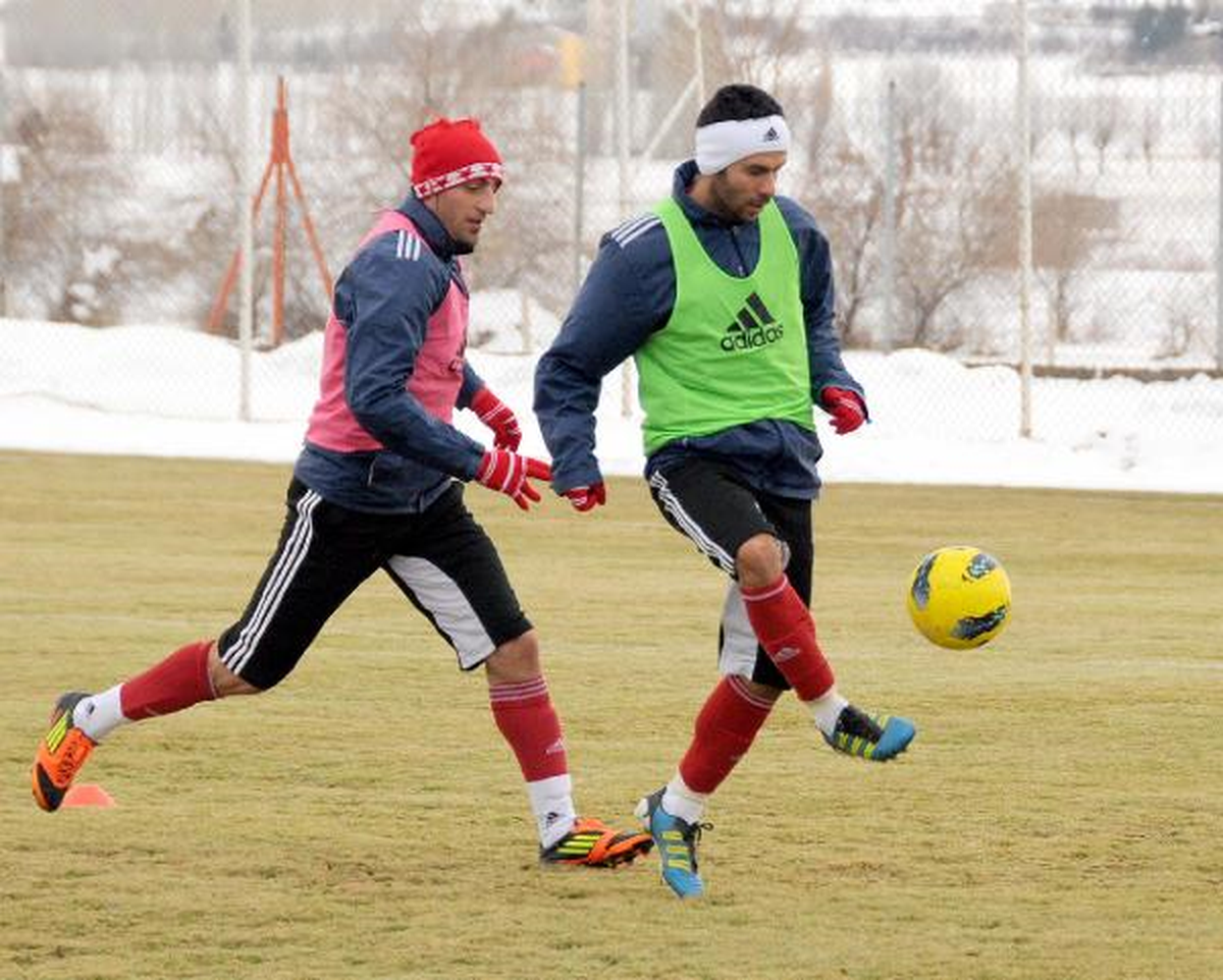 Sivasspor Teknik Direktörü Çalımbay: Hedeflerimize Ulaşmak İçin İstikrar Yakalamamız Gerekiyor
