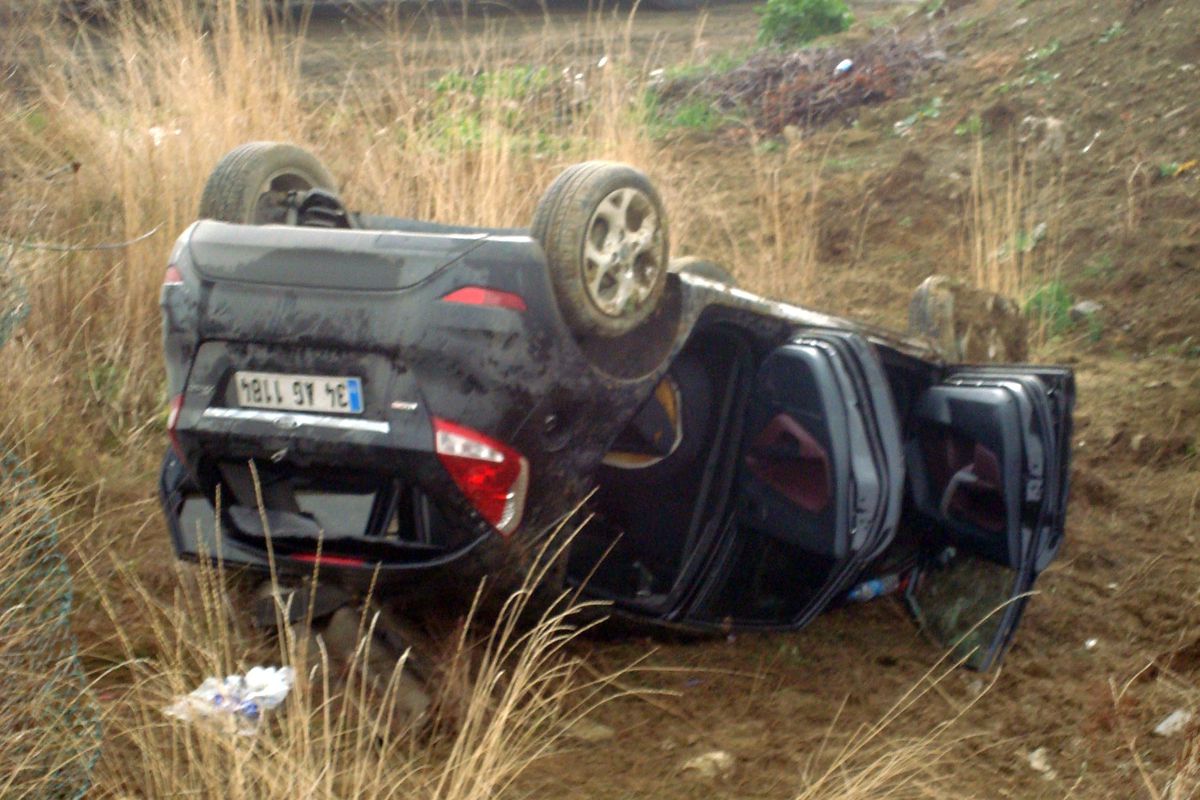 Tekirdağ\'da Otomobil Takla Attı: 6 Yaralı