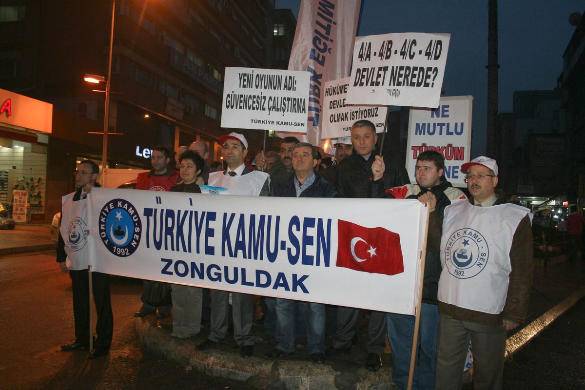 Türkiye Kamu-Sen\'den Sendika Yasasına Tepki