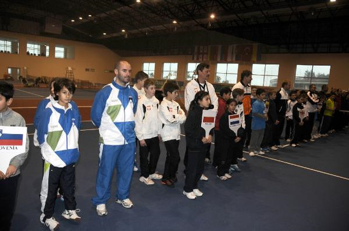 12 Yaş Altı Avrupa Kış Kupası Tenis Şampiyonası Başladı