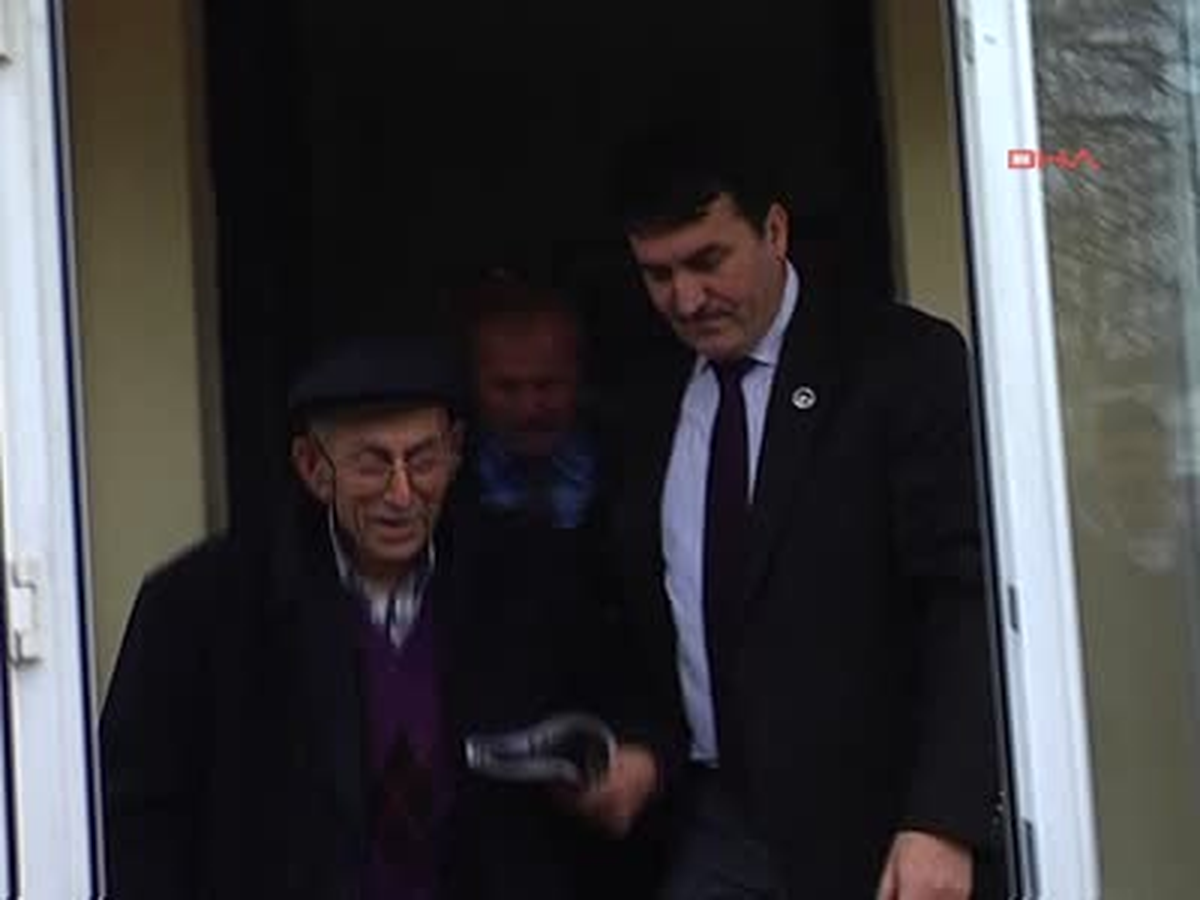 80 Yaşındaki Mustafa Dede; Başkan Beni Evlendir