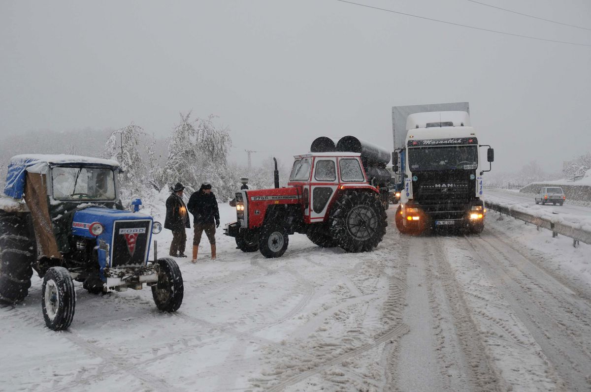 Akçakoca-Düzce Karayolunda Zincirsiz Araçlara Geçiş İzni Verilmiyor