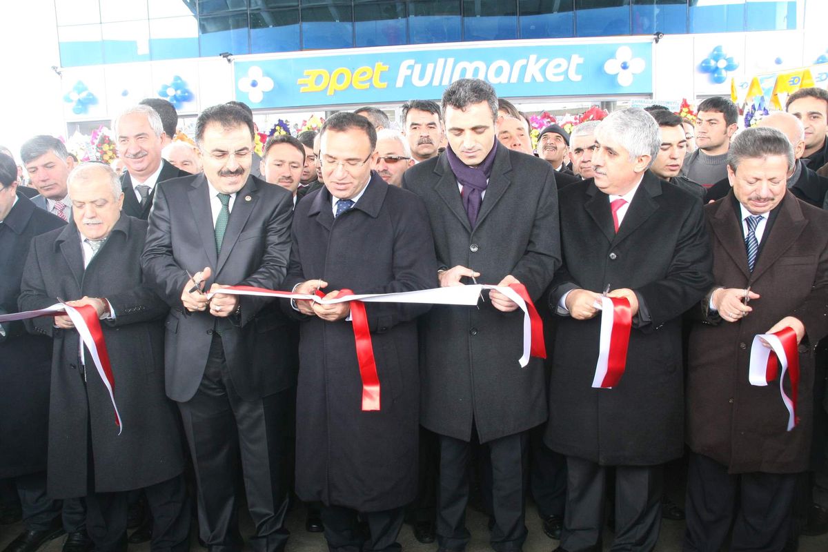 Başbakan Yardımcısı Bekir Bozdağ Yozgat'ta Petrol İstasyonu Açtı
