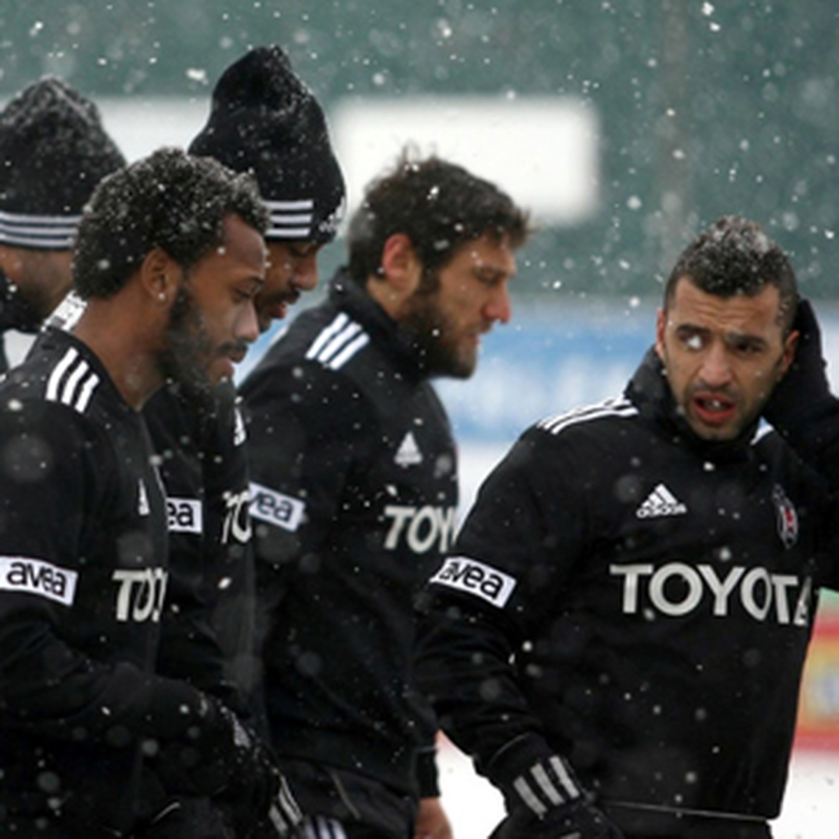Beşiktaş Kar Altında Çalıştı