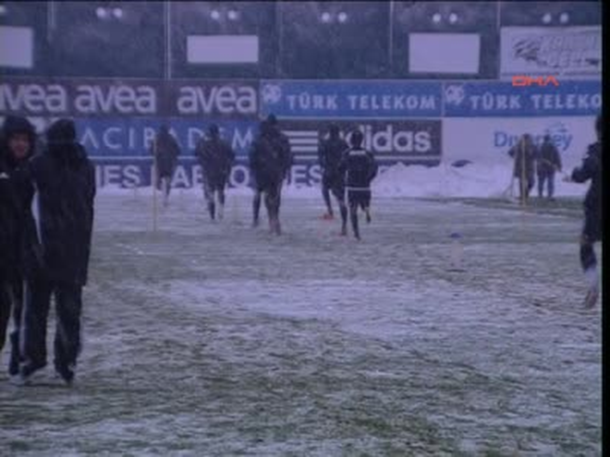 Beşiktaş Nevzat Demir Tesisi Beyaza Büründü!..