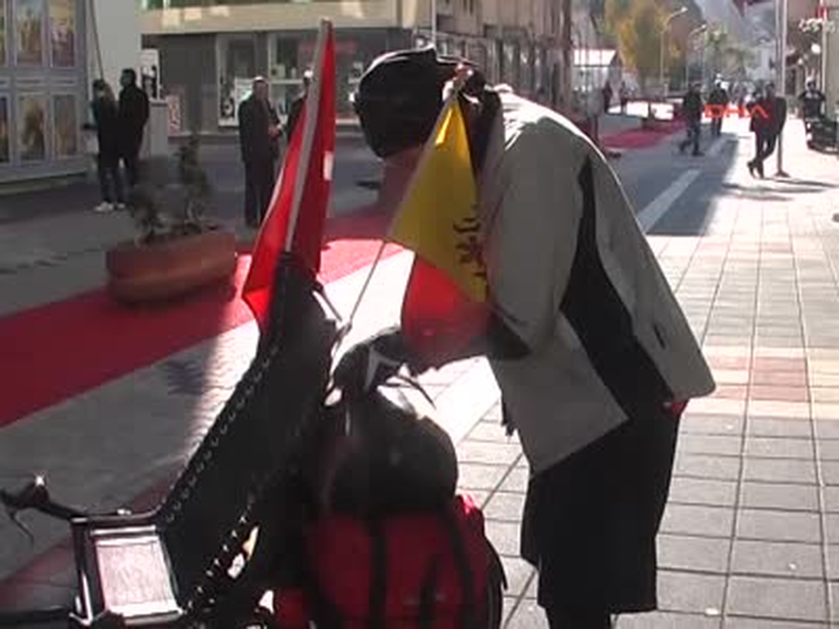 Bisikletiyle 12 Yılda 52 Ülke Dolaştı