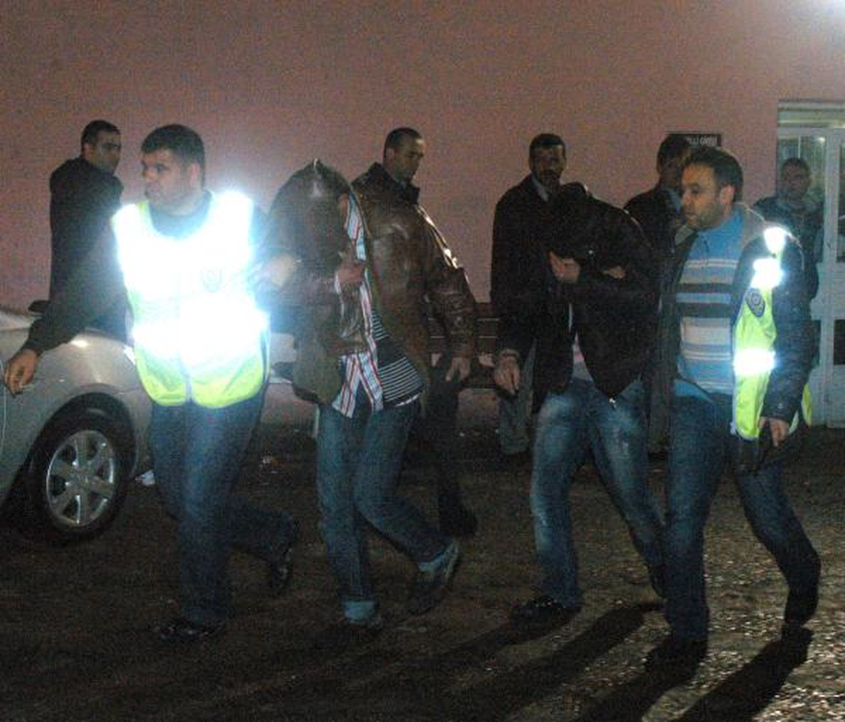 Çantadaki Nüfus Cüzdanı Hırsızlık Şüphelilerini Yakalattı