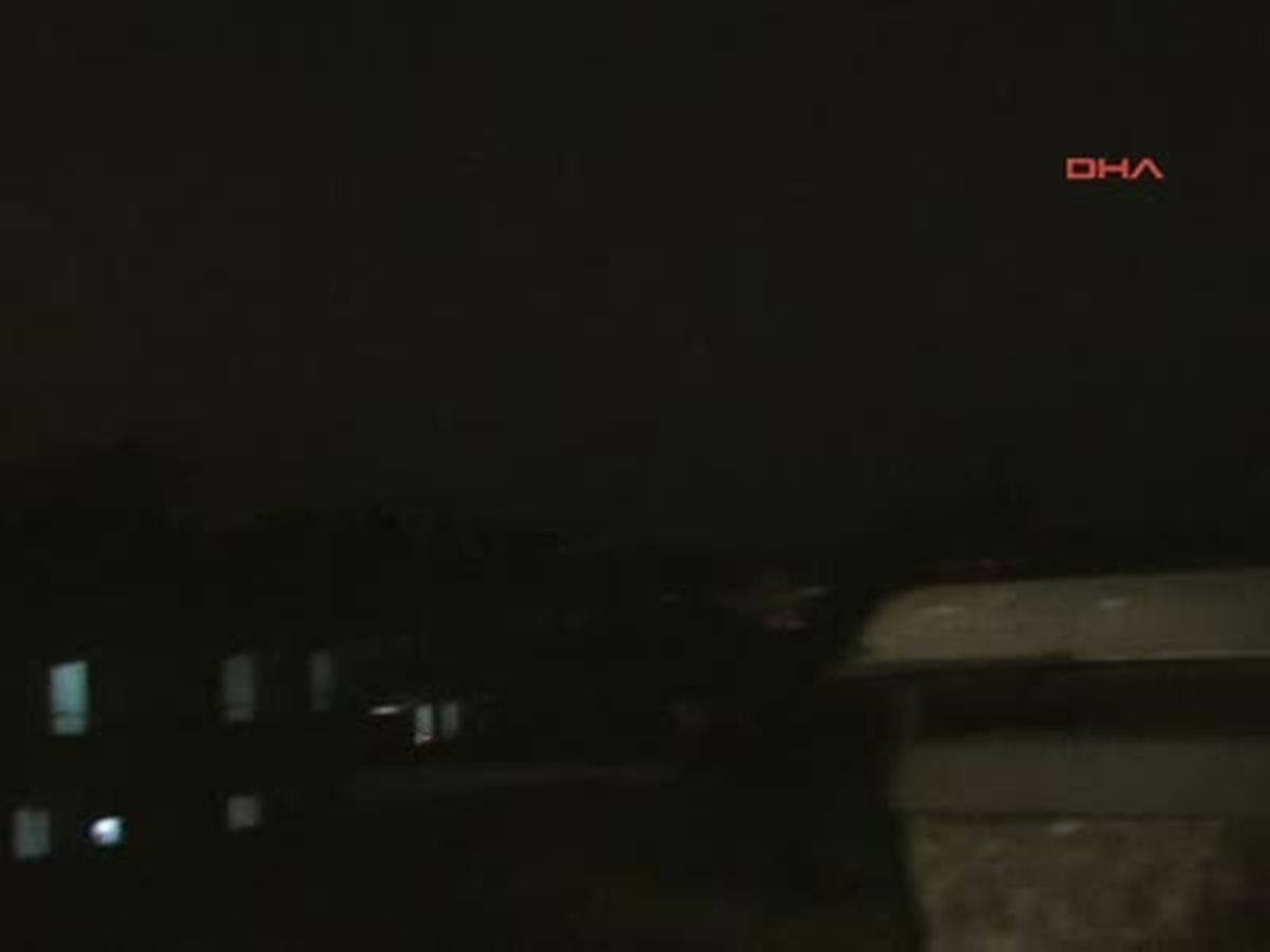 Çatıda İntihar Girişiminden Polis Vazgeçirdi