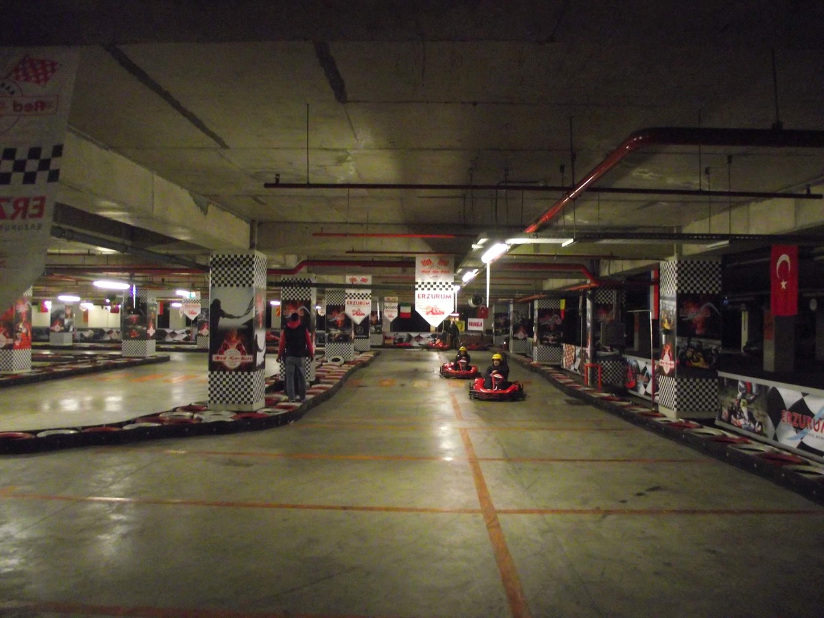 Erzurum Avm'de Go-Kart Heyecanı Çığ Gibi Büyüyor