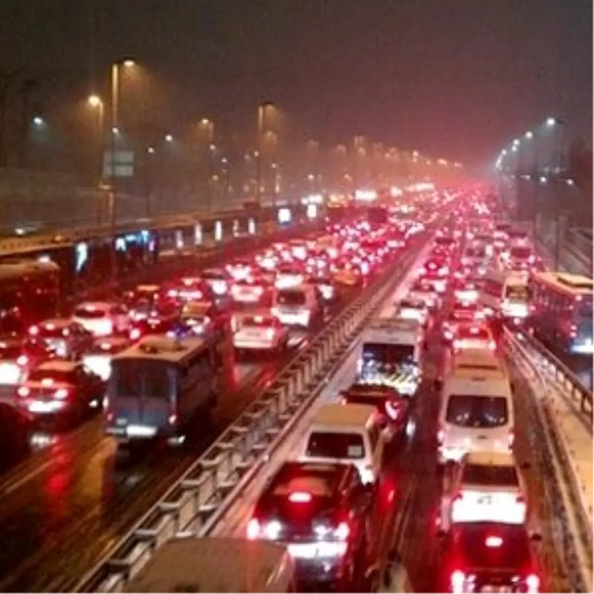 İett Ek Otobüs Seferleri Koydu, Metro Seferleri Arttırıldı