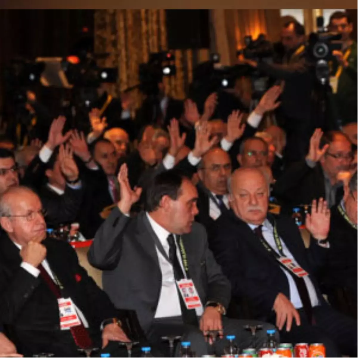 Kaos Katlandı! Karar! Düşen Düşsün!