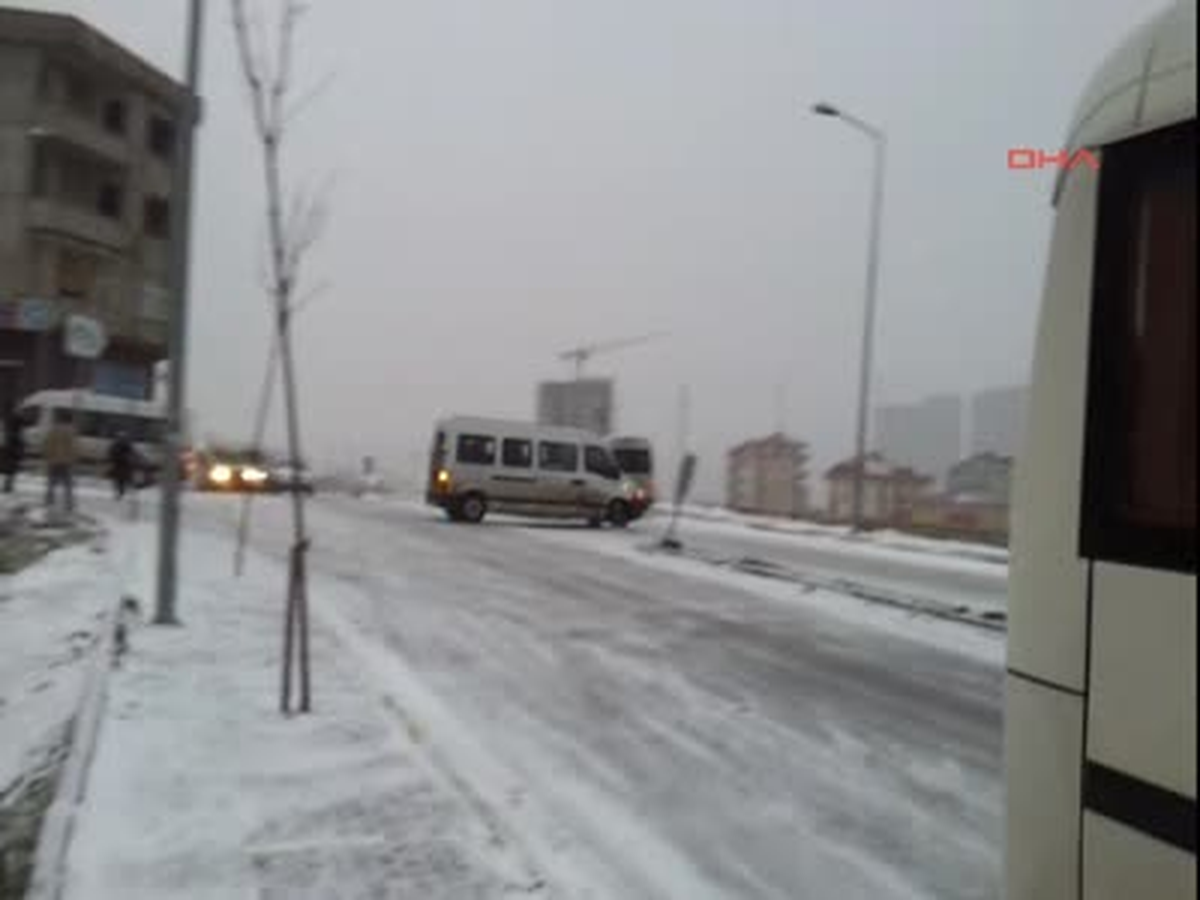 Kayan Servis Minibüsünde Korku Dolu Anlar