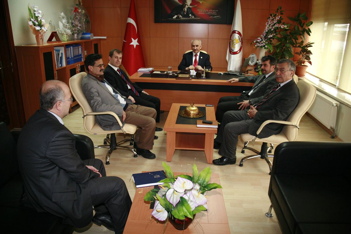 Kent Konseyi Yürütme Kurulu Meclis Başkanı Uzun\'u Ziyaret Etti