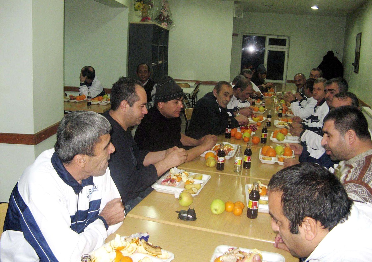 Kocaeli'de Sokakta Kalan Vatandaşlar Barınma Merkezine Yerleştiriliyor