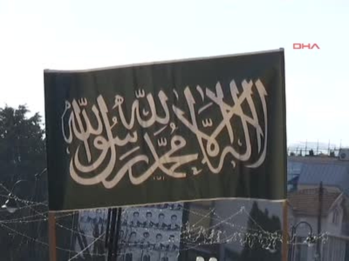 Makedonya Müslümanları Karnavalı Protesto Etti