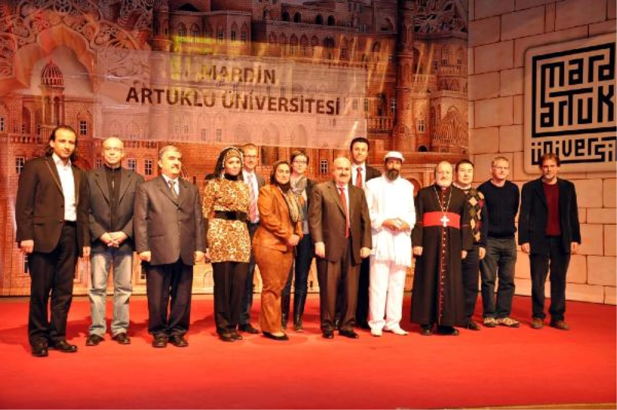Mardin Artuklu Üniversitesi Yabancı Akademisyenlerini Tanıttı