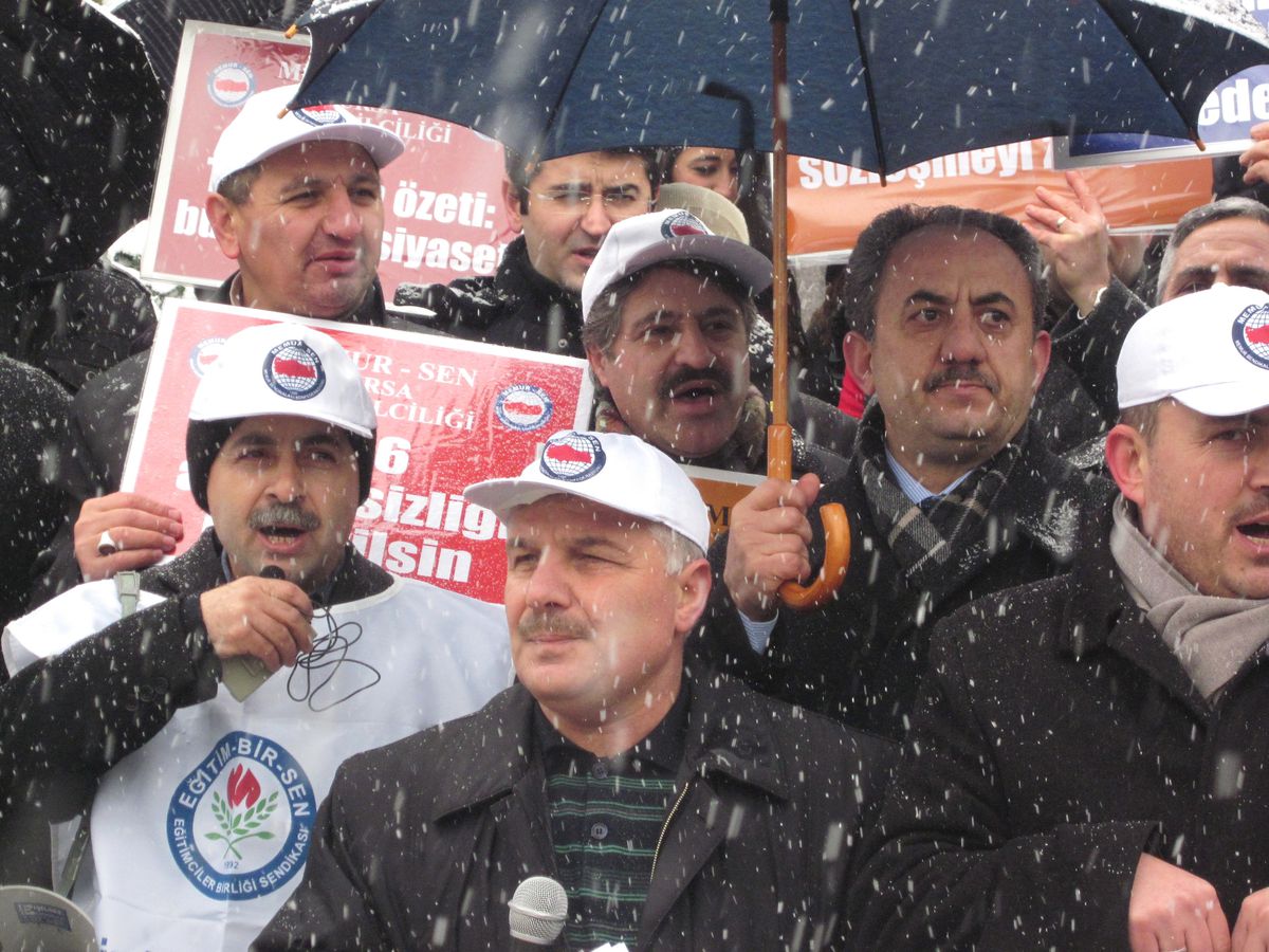 Memurlardan Karda Eylem