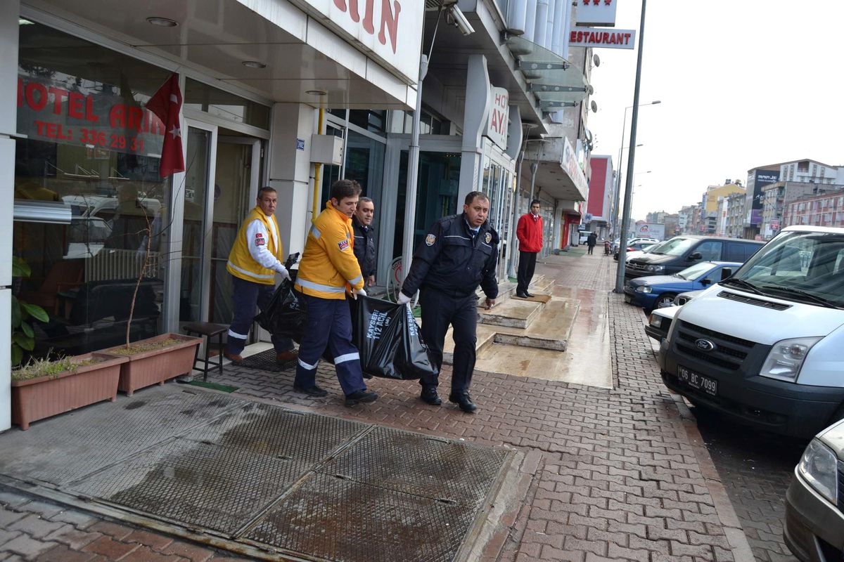 Otel Odasında İntihar Etti