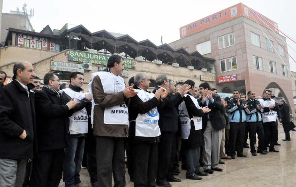 Şanlıurfa\'da Memurların \'Toplu Sözleşme\' Tepkisi