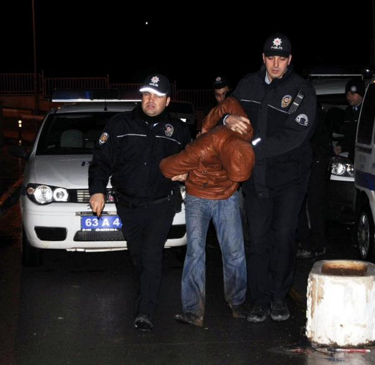 Sigara Hırsızları Kovalamaca Sonucu Yakalandı