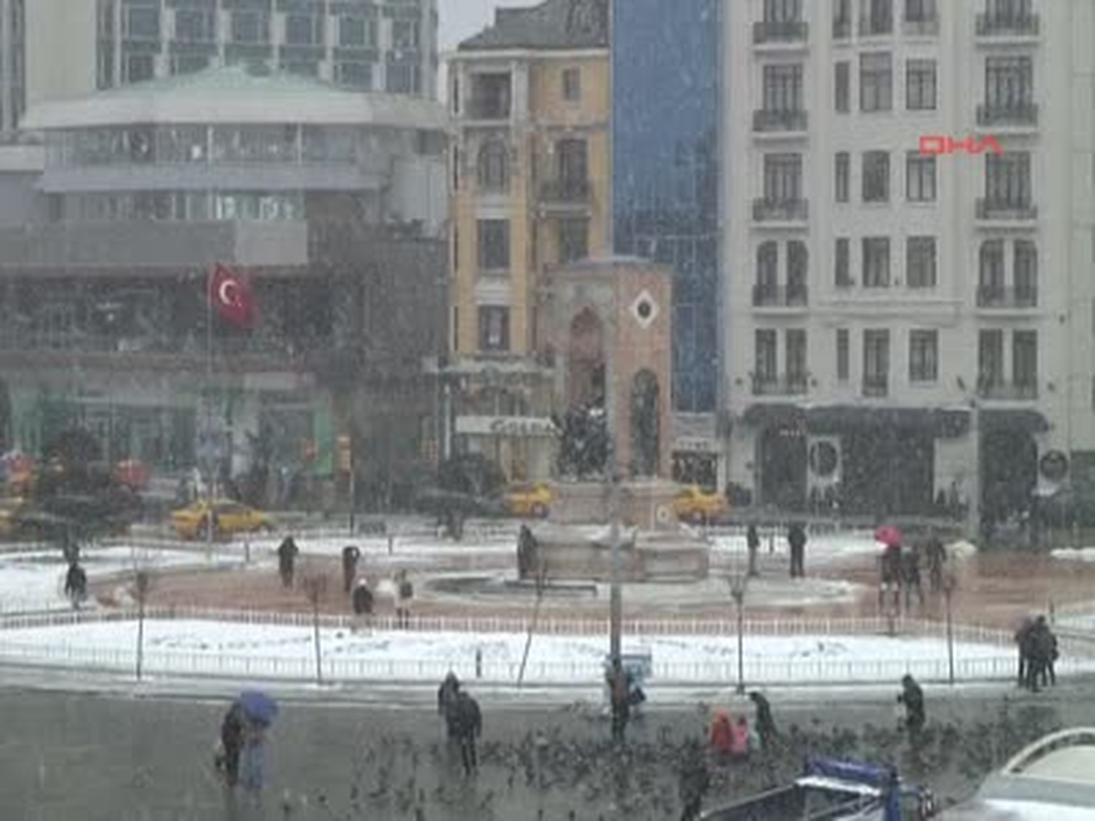 Taksim\'den Kar Manzarası